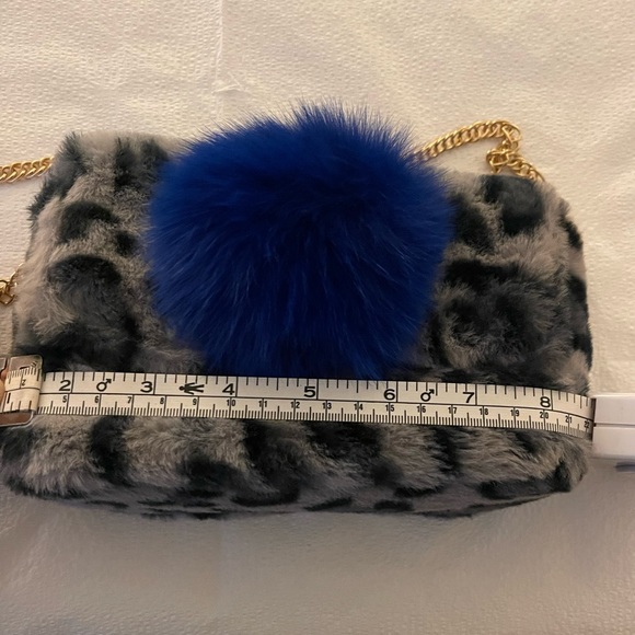 AREA STARS FAUX FUR SHOULDER BAG - Picture 5 of 14